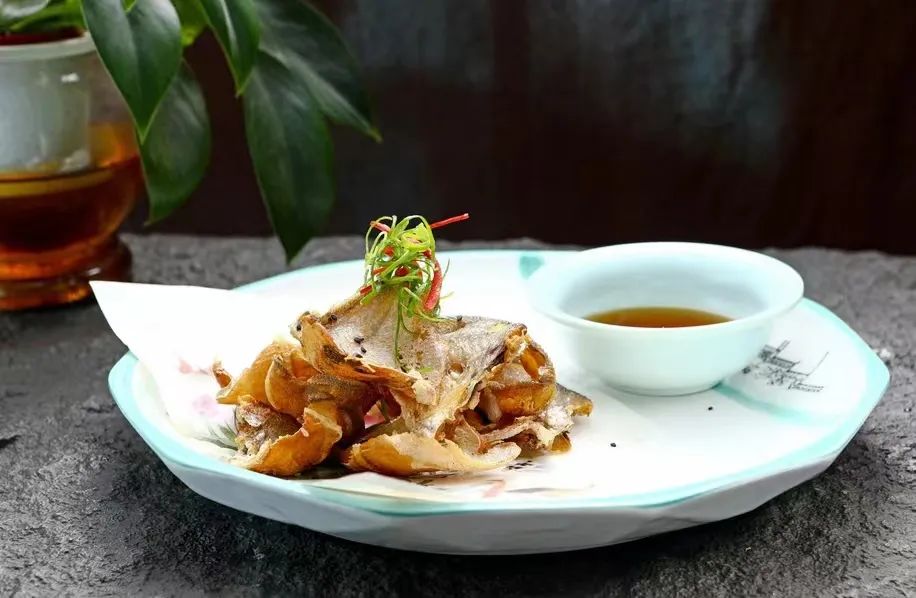 脆皮鲳鱼.jpg